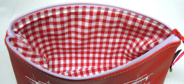 Preview: Necessaire Love